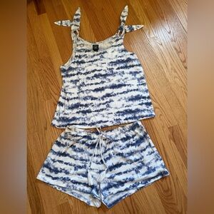 Laura Ashley Blue and White Tie-Dye Pajama Set Large